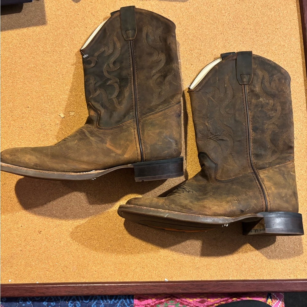 Men's Distressed Brown Western Boots